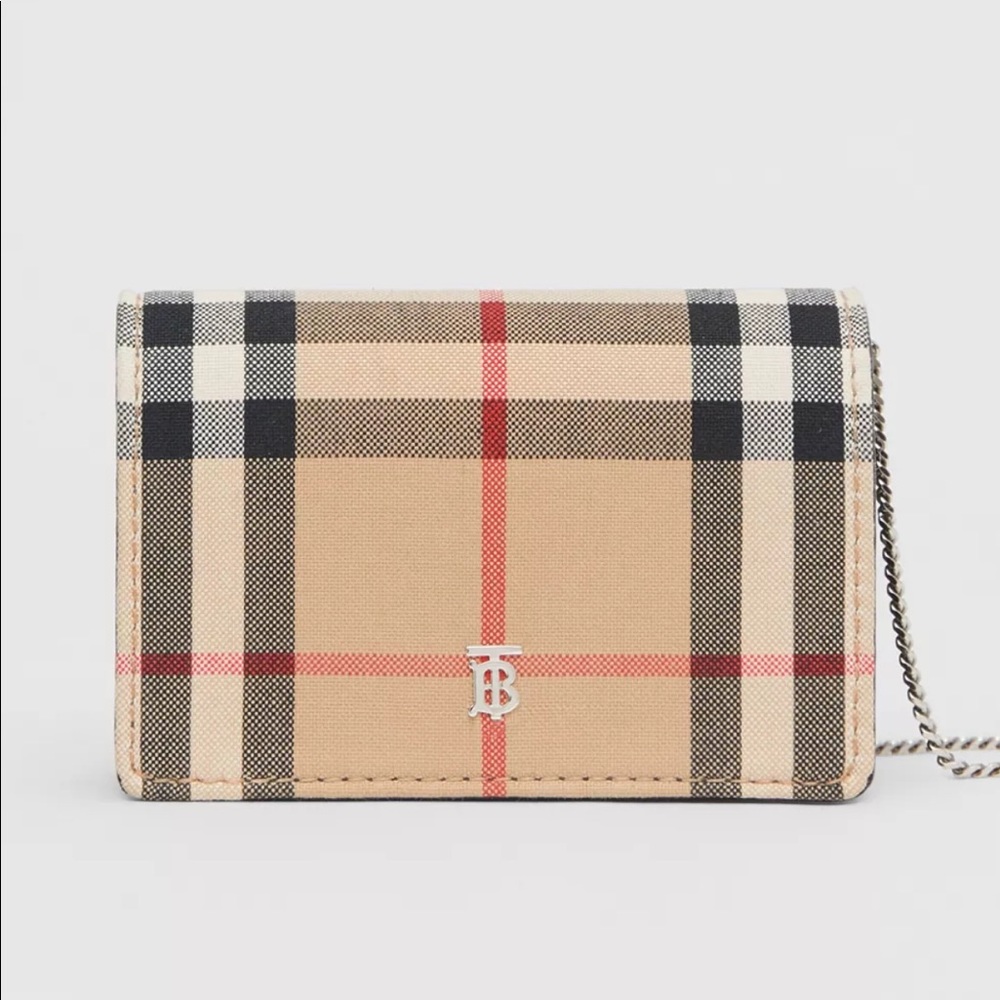 Burberry Small Wallet on Chain